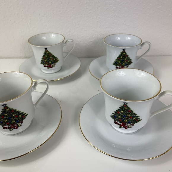 Vintage Sea Gull Fine ChineaChristmas  holiday tea cups &  saucers - Picture 13 of 13